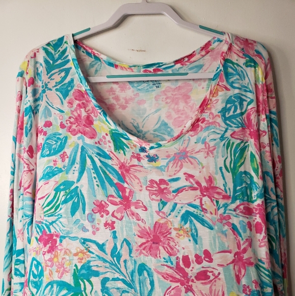 Floral Top - Picture 8 of 8